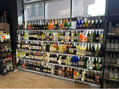 Зображення: Торгові стелажі під алкоголь