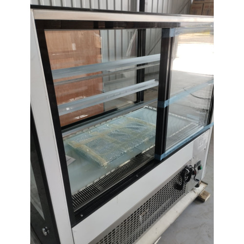 Кондитерская витрина GOODER Cube 90х73х120 см, 2 стеклянные полки, NO FROST, LED-подсветка, нерж. сталь, температура +2…+8°C, Китай