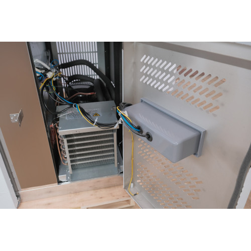 Холодильний стіл GoodFood GF-GN2100TN-HC, 282 л, нерж. сталь, температурний режим -2~+8°C, професійний холодильний стіл для кухні та кафе