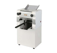 Тісторозкаточна машина GoodFood NM300WF підлогова, електрична, з лапшерізкою 2 мм, для піци, пасти, чебуреків, продуктивність 80 кг/год