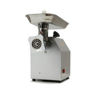 М’ясорубка GoodFood MG12P — професійна електрична м’ясорубка 750 Вт, 150 кг/год, сталевий корпус, 2 решітки, 3 насадки для ковбас