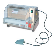 Машина для приготування піци GoodFood NM30BPD — професійне обладнання для тістових заготовок (10–30 см, 50–500 г) з нержавіючої сталі