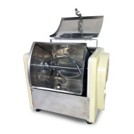 Горизонтальний тістоміс GoodFood SM2 — професійне обладнання для замішування крутого тіста, дежа з нержавійки, завантаження 2,5 кг, 220В