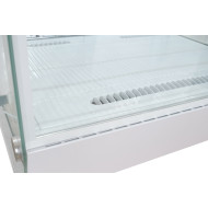 Холодильная витрина GoodFood RTW145L5 белая, настольная, 169 л, LED-подсветка, 3 регулируемые полки, стеклопакет, для кондитерских изделий