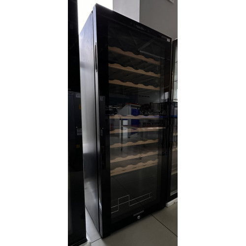 Винна шафа HURAKAN HKN-WNC470CDW, 200 пляшок, 445 л, двозонна 5–20°C, LED, 4 дерев'яні полиці, скляні дверцята, замок, 595×710×1850 мм