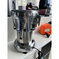 HURAKAN HKN-CFV90 универсальная соковыжималка 2800 об/мин 50 кг/ч отверстие 80×50 сито нерж сталь корпус сплав 320×345×380 мм для фруктов/овощ