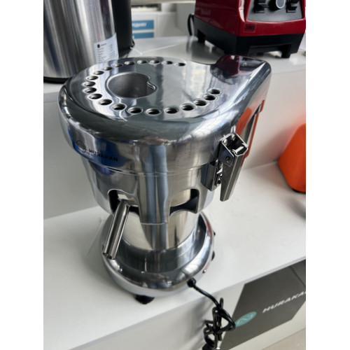 HURAKAN HKN-CFV90 универсальная соковыжималка 2800 об/мин 50 кг/ч отверстие 80×50 сито нерж сталь корпус сплав 320×345×380 мм для фруктов/овощ