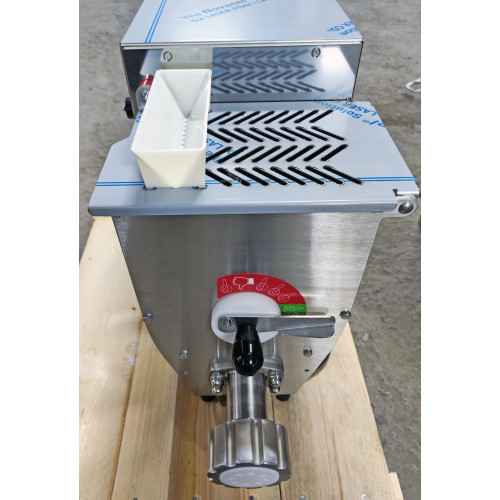 Апарат для пасти SIRMAN Concerto 5, бункер 10 л, 8,4 кг/год, 4,2 кг тіста, Ø75 мм, 0,75 кВт, 305×660×457 мм, Італія