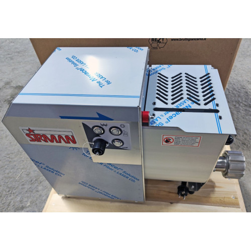 Апарат для пасти SIRMAN Concerto 5, бункер 10 л, 8,4 кг/год, 4,2 кг тіста, Ø75 мм, 0,75 кВт, 305×660×457 мм, Італія