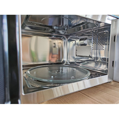 Микроволновая печь Beckers MWO B1, 23 л, 900 Вт, диаметр тарелки 270 мм, камера 315×320×200 мм, Италия, гарантия 12 мес