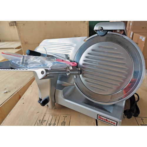 Слайсер BECKERS BKL 275 PRO, ніж 275 мм, різання 160×245 мм, хромована сталь, 0.18 кВт 220В, 440×540×380 мм, Італія, для кафе та магазинів