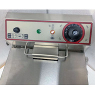 Фритюрниця BECKERS FB 4 LT, 4 л, 2 кВт, 220 В, Італія, 1 кошик 220×130×100 мм, темп. +50–+190 °C, гарантія 12 міс, 195×430×275 мм